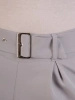 Eleganckie szare spodnie damskie o prostym kroju – wygodna gumka w pasie i stylowy pasek 25854