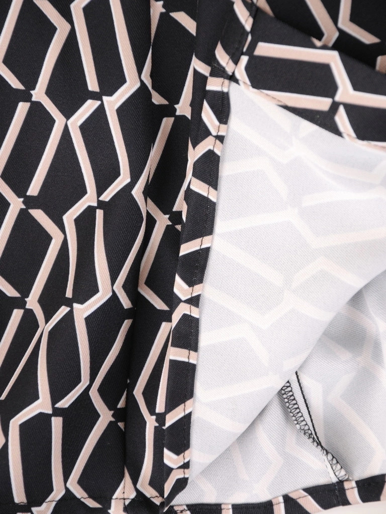 Elegancka czarna sukienka maxi rozkloszowana – stylowy fason z kołnierzykiem i paskiem w talii 38630