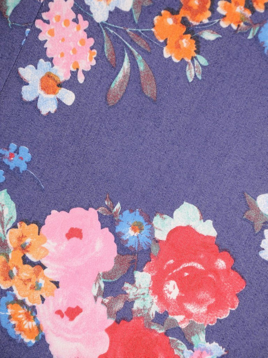 Sukienka w kwiaty, letnia kreacja z tkaniny 29839