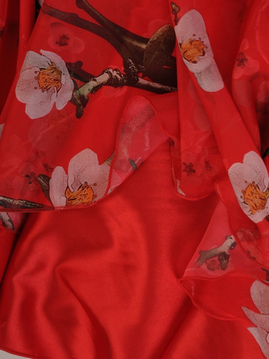 Rozkloszowana sukienka w kwiaty, kreacja z modnym kołnierzem 24260