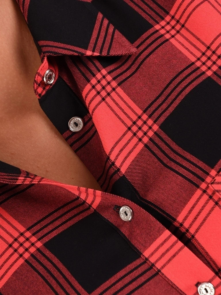 Elegancka czerwona koszula damska w kratkę – prosty krój z przewiewnej wiskozy 40629