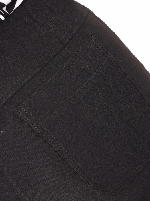 Czarne cygaretki damskie plus size z kontrastowymi lampasami – wysmuklające fasonem, z wygodną gumką w pasie 35145