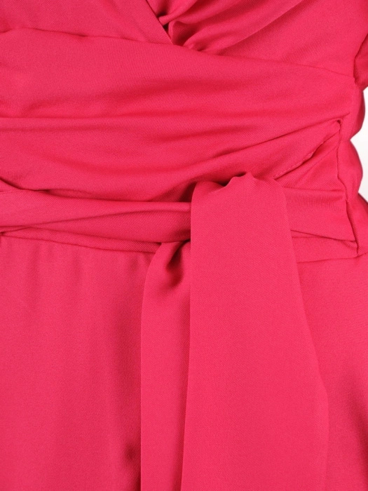 Elegancka suknia wieczorowa maxi w odcieniu amarantu – rozkloszowany dół z kobiecym wiązaniem 35948