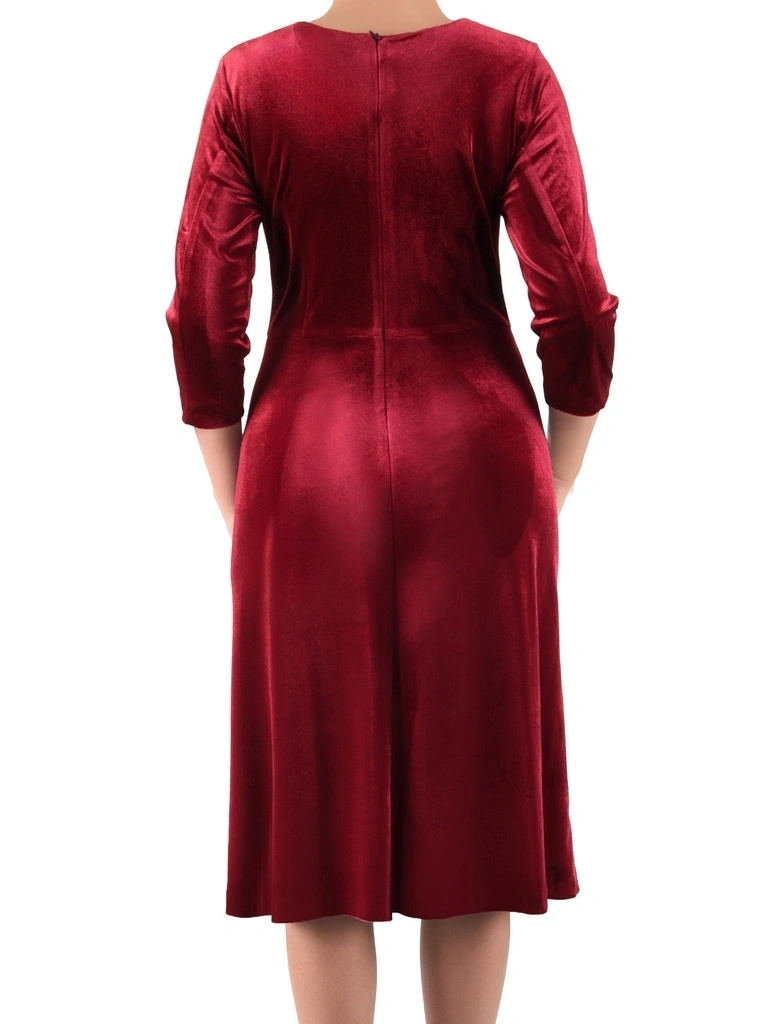 Elegancka bordowa sukienka rozkloszowana na wesele – klasyczny dekolt łódka i rękawy 3/4 18787