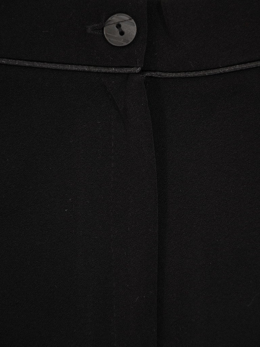 Czarne spodnie damskie w kant 22288
