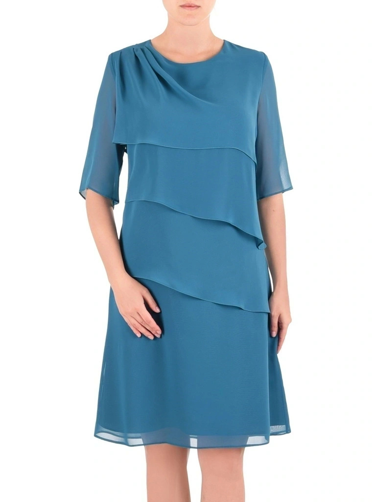Elegancka sukienka trapezowa midi w kolorze morskim – kobiece falbany maskujące biodra 42079