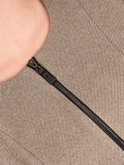Elegancki żakiet damski do sukienki w prążki – prosty fason z wygodnym suwakiem 42645