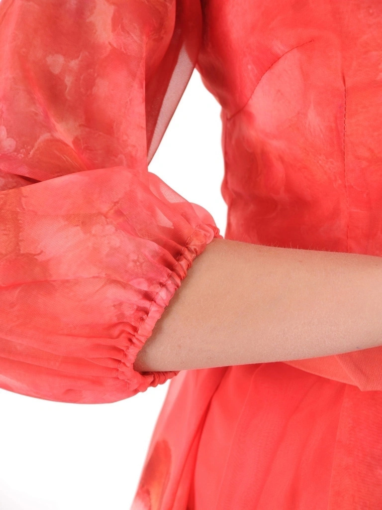 Elegancka sukienka rozkloszowana maxi w kwiaty – kobiecy krój pięknie modelujący sylwetkę 39275