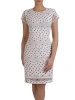 Stylowa sukienka trapezowa w czarne grochy do kolan – opływowy krój wysmuklający figurę na lato 11876