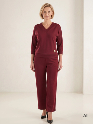 Elegancki bordowy komplet damski z bluzką V-neck 3/4 i spodniami prostymi – swobodny krój optycznie wysmukla figurę 40255