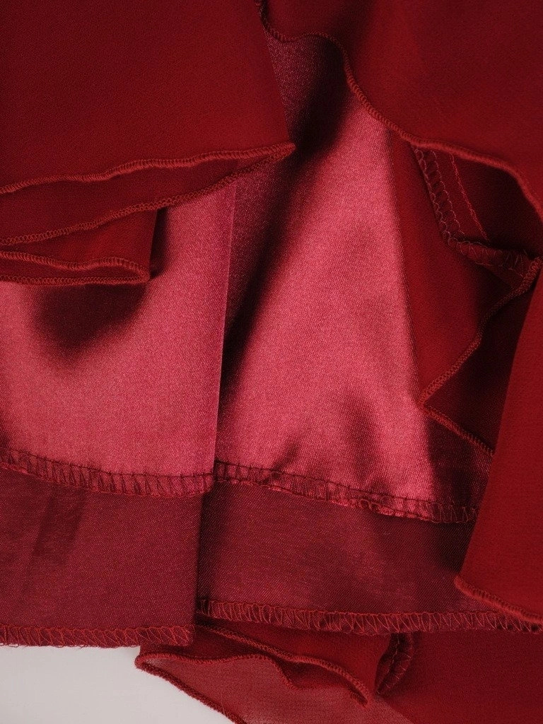 Bordowa sukienka rozkloszowana midi z dekoltem serek – pionowe zaszewki wysmuklające sylwetkę 21870