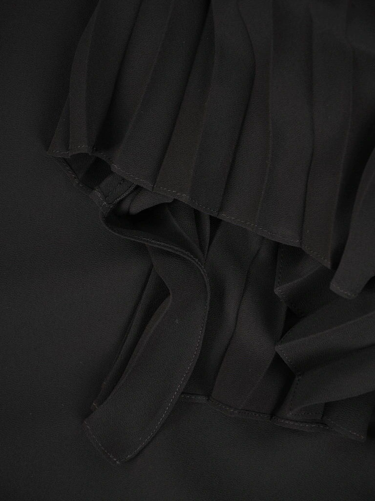 Elegancka sukienka wizytowa midi czarna o prostym kroju – szyfonowe plisowane rękawy 34696