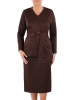 Brązowy komplet plus size z bluzką V-neck i midi spódnicą – ponadczasowy krój, który wysmukla sylwetkę 40778