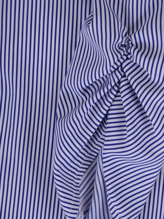 Elegancka bluzka wiskozowa w paski – swobodny fason trapezowy z dekoltem w serek 39694