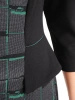 Elegancka sukienka prosta w kratkę z dekoltem karo – baskinka zgrabnie modelująca sylwetkę 37123