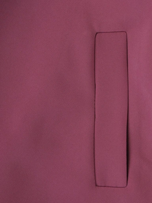 Elegancka fioletowa sukienka rozkloszowana – wyszczuplające sylwetkę zaszewki i pasek w talii 15713