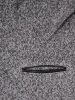 Grafitowy sweter damski rozpinany o prostym kroju – wygodne kieszenie i stylowe wykończenie 38961