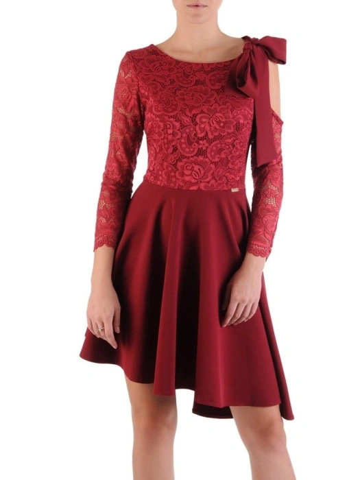 Elegancka sukienka wieczorowa bordowa midi w kwiaty – rozkloszowany krój z asymetrią podkreślający figurę 13301