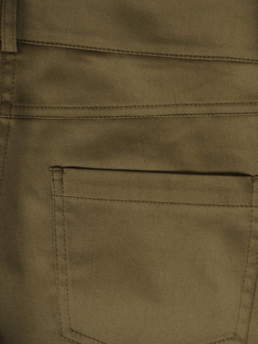 Dopasowane spodnie damskie w odcieniu khaki – kobiecy fason pięknie modelujący nogi 31494