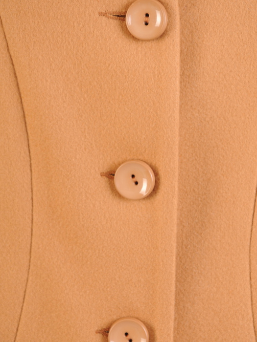 Karmelowy   płaszcz damski zapinany na guziki  30658