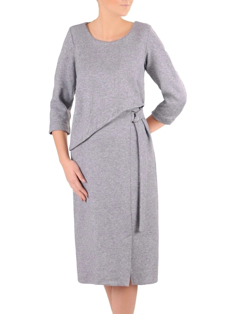 Elegancka szara sukienka midi z narzutką – prosty fason z ozdobną klamrą 36945