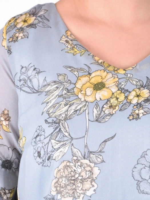 Elegancka sukienka trapezowa z rękawem 3/4 w kwiaty – wygodny krój wysmuklający sylwetkę 41197