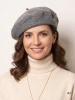 Elegancki beret wełniany w stylu francuskim – ponadczasowy model z antenką na chłodne dni 40870