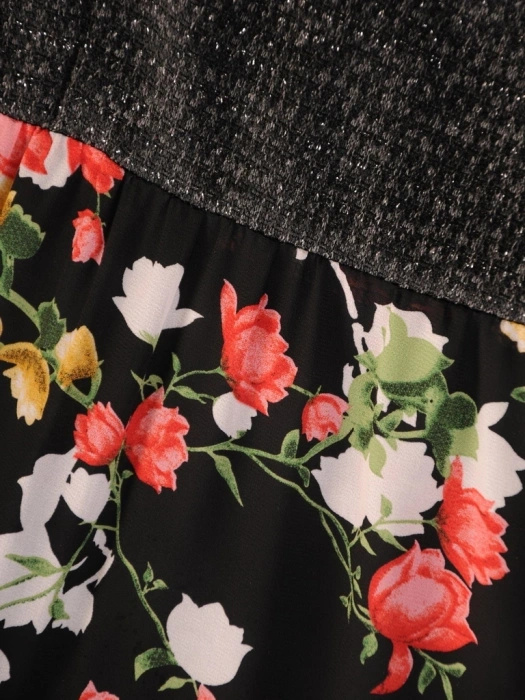 Elegancka sukienka rozkloszowana midi w kwiaty – kobiecy krój z rękawem 3/4 i ozdobną falbaną 31663