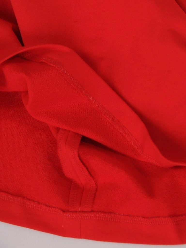 Wizytowa czerwona sukienka midi o prostym kroju – efektowne marszczenie maskujące niedoskonałości 6508