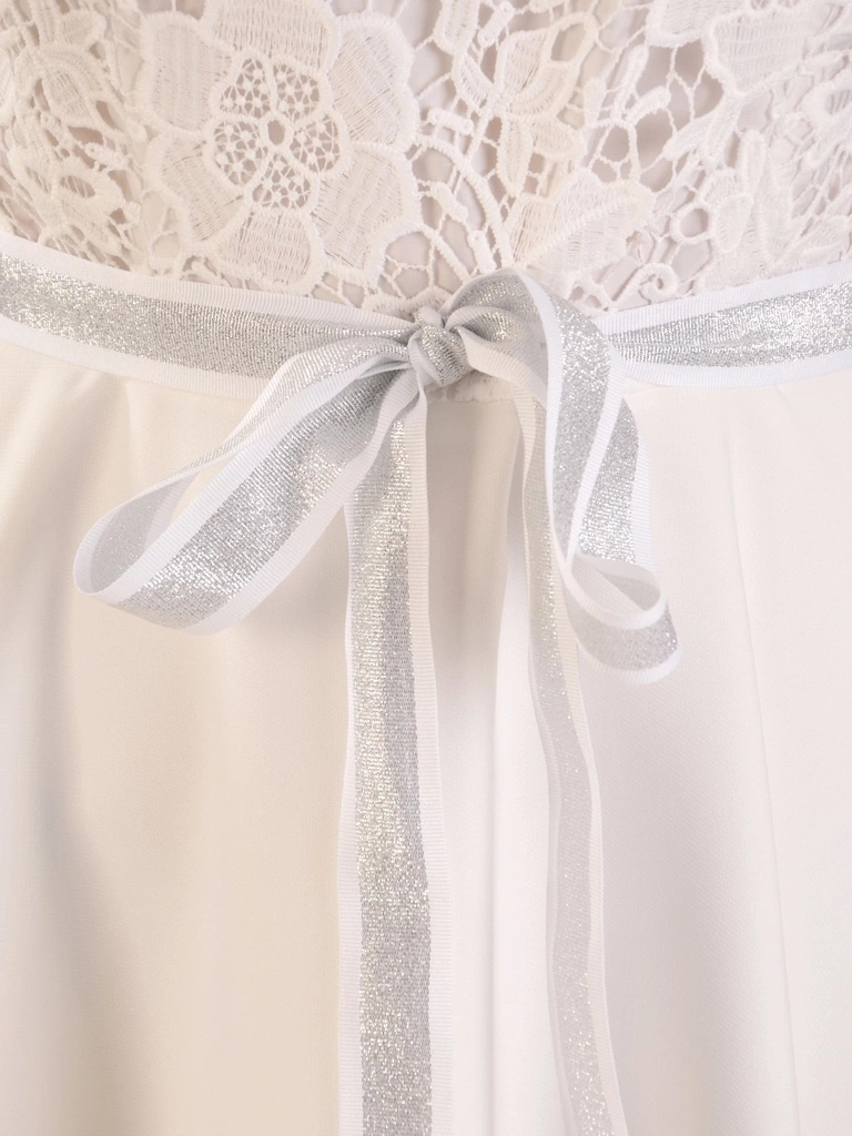Elegancka biała sukienka rozkloszowana midi w kwiaty – kobiecy krój modelujący sylwetkę 33507