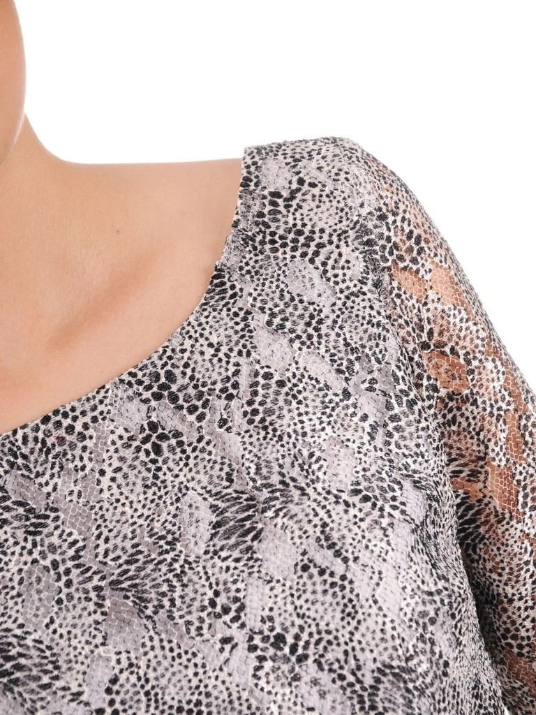 Elegancka sukienka rozkloszowana midi z rękawem 3/4 – stylowy czarno-biały wzór z paskiem w talii 37665