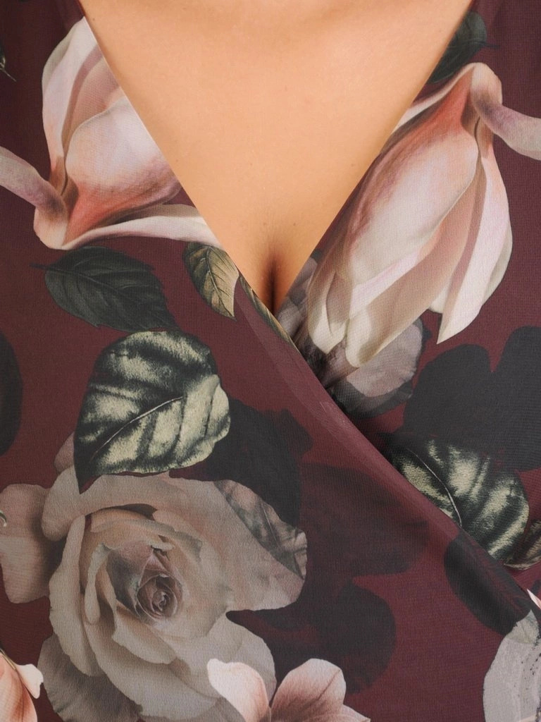 Elegancka sukienka rozkloszowana z długim rękawem – modny deseń w kwiaty i wiązanie w pasie 30022