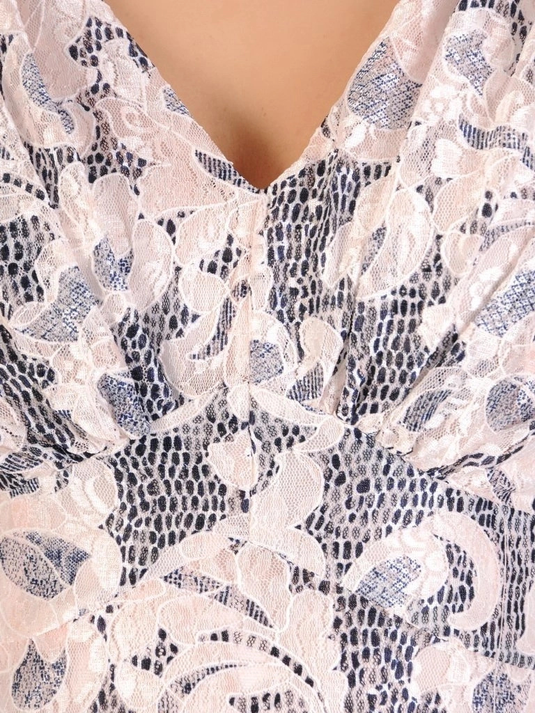 Elegancka sukienka rozkloszowana midi w kwiaty – zwiewne rękawy 3/4 modelujące sylwetkę 29345