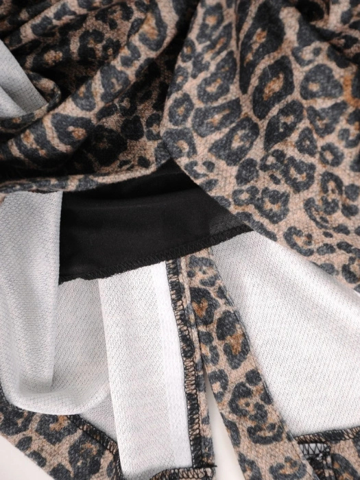 Beżowo-brązowa sukienka midi w panterkę – prosty fason z eleganckim wiązaniem w pasie 38830