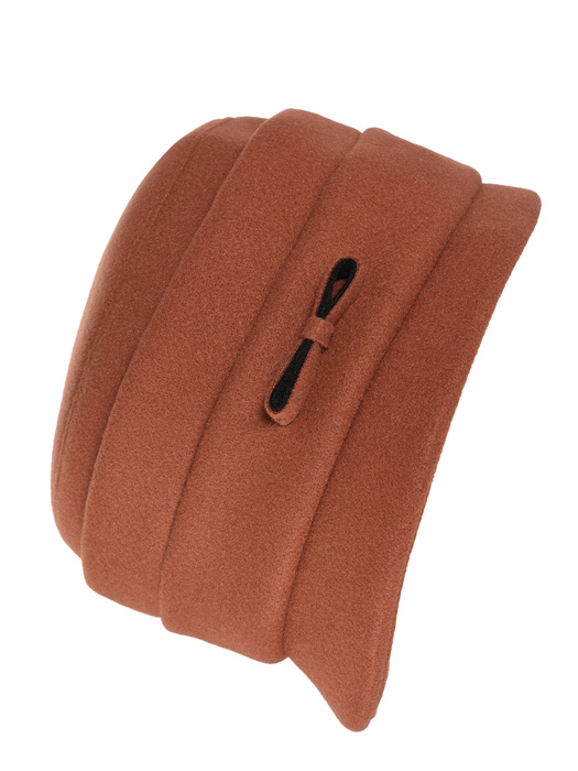 Stylowy kapelusz damski cloche w kolorze rudym – ocieplana podszewka i regulacja obwodu 42443