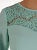 Elegancka sukienka na wesele w odcieniu mięty – prosty fason z koronką i zaszewkami wysmuklającymi talię 20008