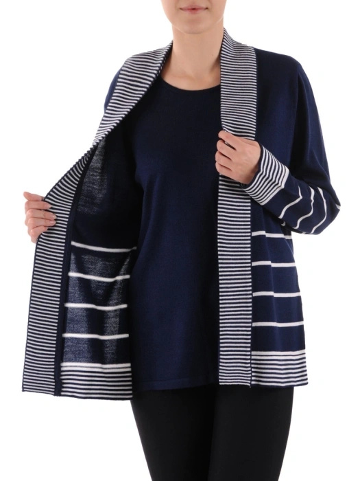 Granatowy sweter damski w paski o prostym kroju – praktyczny model 2w1 tuszujący biodra 38676