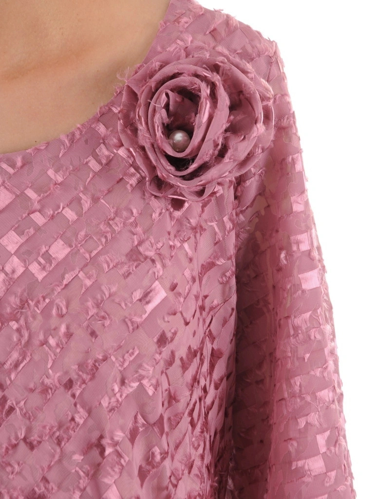 Elegancka sukienka maxi w odcieniu brudnego różu – rozkloszowany fason wysmuklający sylwetkę 38058