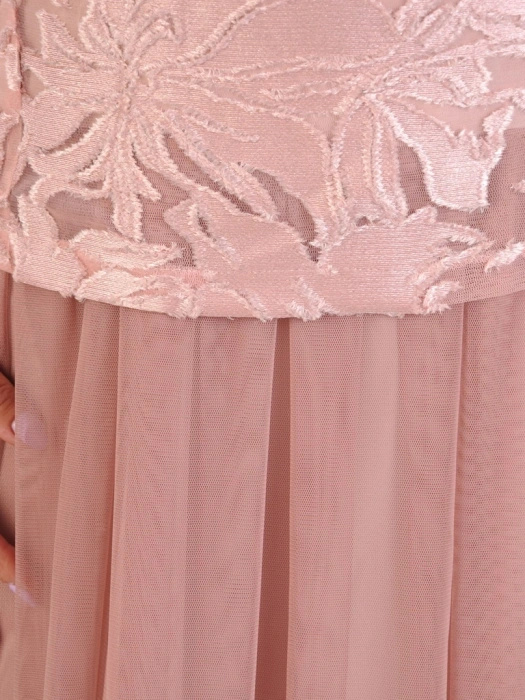 Sukienka rozkloszowana w odcieniu brudnego różu – elegancki fason midi z ozdobną górą na przyjęcia 33284