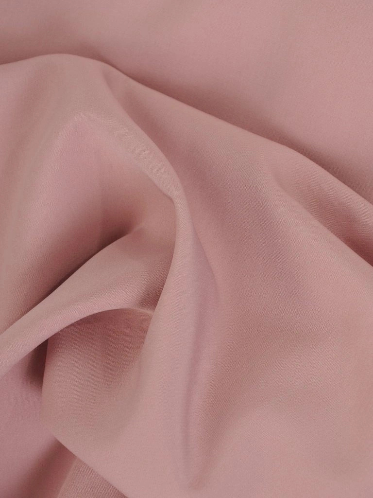 Elegancka suknia wieczorowa maxi w kwiaty – prosty krój z koronkowym dekoltem pięknie wysmukla 26708