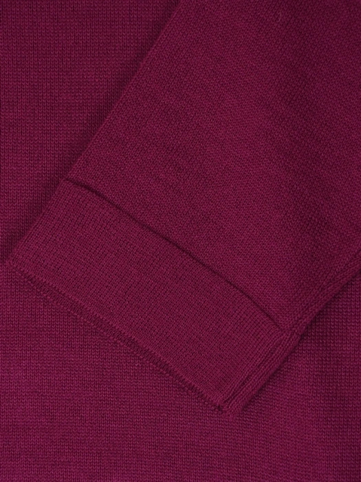 Elegancki sweter damski rozpinany w kolorze fuksji – prosty krój z kieszeniami i dekoltem w serek 40503