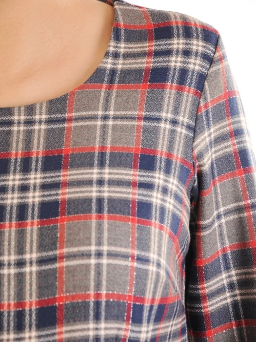 Prosta szara sukienka w kratę z rękawem 3/4 – kobieca baskinka modelująca sylwetkę 35014