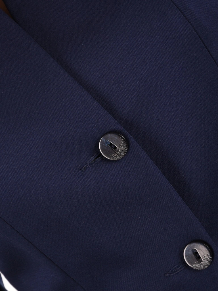 Elegancka granatowa marynarka damska do sukienki – prosty fason z kieszeniami na suwaki 19045