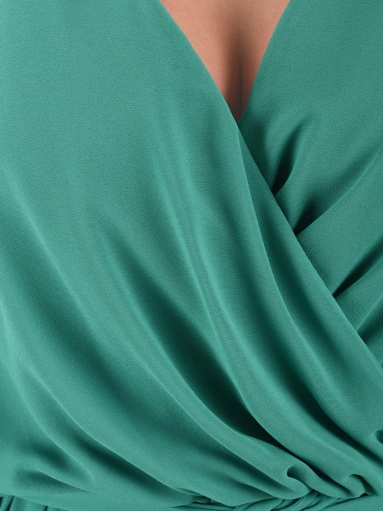 Elegancka zielona sukienka midi z dekoltem serek – rozkloszowany fason z paskiem wysmuklający talię 40333