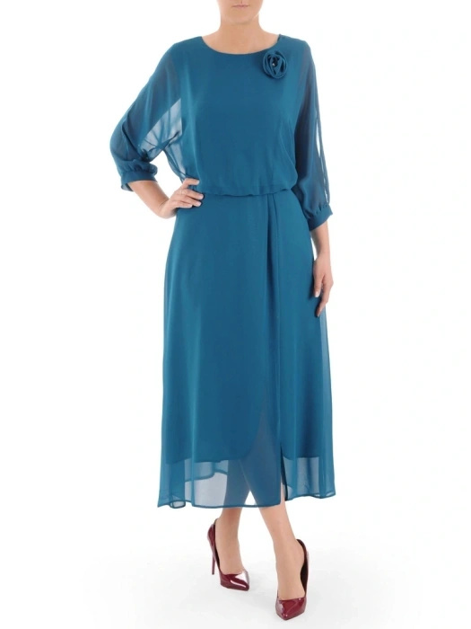 Elegancka zielona sukienka rozkloszowana maxi – kobiecy fason z efektownym rozcięciem 38657