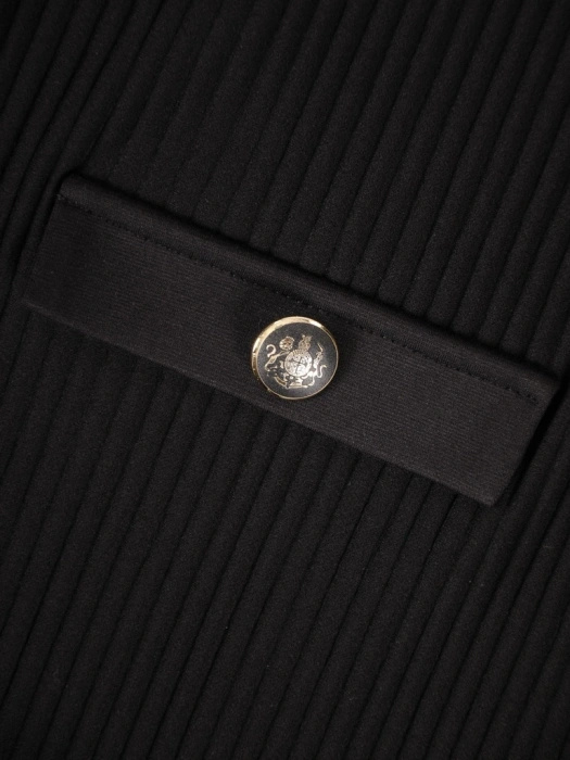 Elegancka czarna sukienka dzianinowa – prosty, wysmuklający fason z rękawem 3/4 39047
