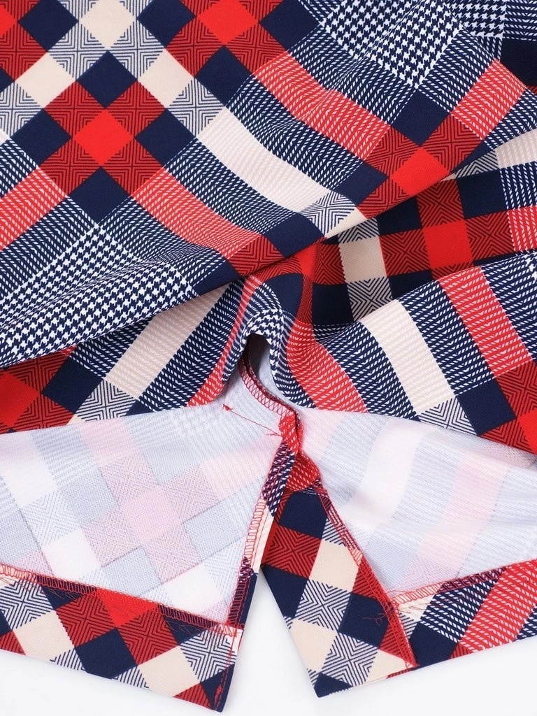 Elegancka sukienka do pracy w kratkę o prostym kroju – optycznie wyszczuplający fason z kołnierzem 14826