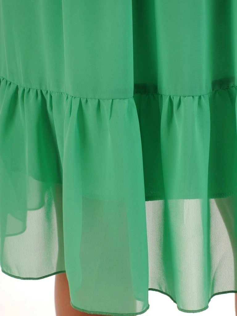 Jasnozielona sukienka midi rozkloszowana na lato – dziewczęcy fason z ozdobnym żabotem i falbaną 26458