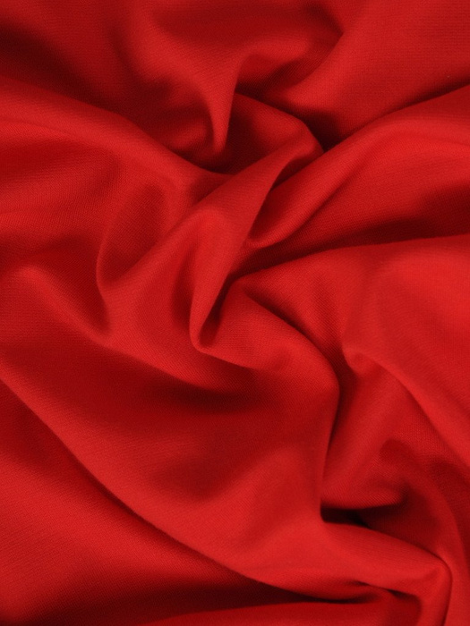 Czerwona sukienka z dzianiny, modna kreacja z kontrastowymi lamówkami 21662
