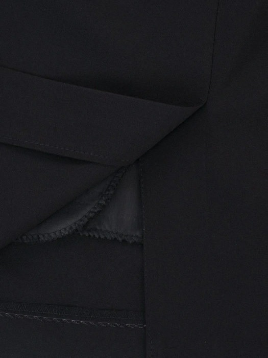 Elegancka czarna spódnica midi o prostym kroju – model z rozcięciem i podszewką na jesień i zimę 3475